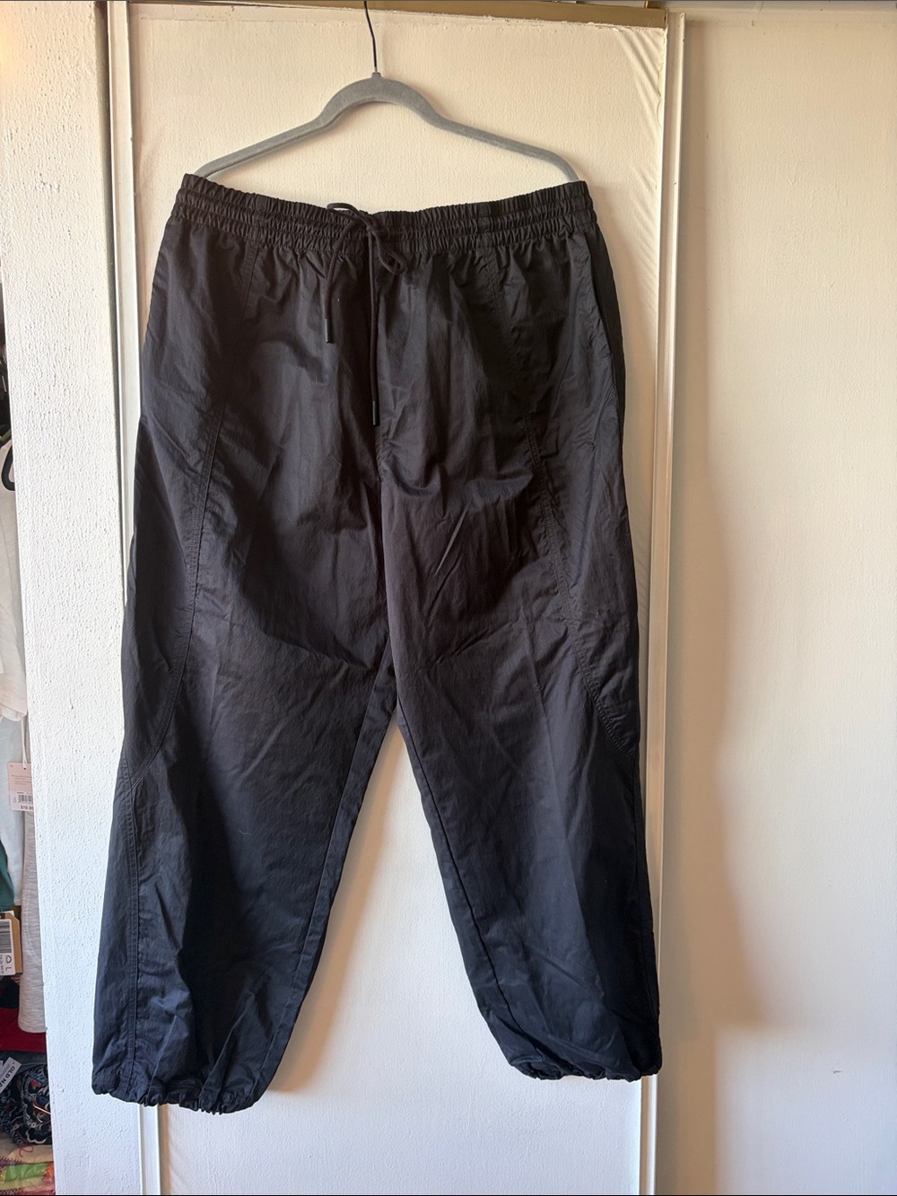 Women's Black Elastic-Waist High-Rise Joggers